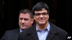 Kiriakou admitió haber divulgado a medios de prensa el nombre de un agente que participó en el programa de interrogatorios en prisiones secretas.