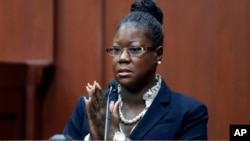 Trayvon Martin's mother, Sybrina Fulton, takes the stand during George Zimmerman's trial in Seminole County circuit court, Sanford, Florida, July 5, 2013.