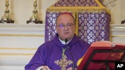 Arzobispo de Malta, Charles Scicluna, respetado experto del Vaticano en delitos sexuales, investigará en Chile acusaciones de pederastia contra obispo Juan de la Cruz Barros Madrid.