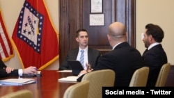 تام کاتن، سناتور جمهوری‌خواه از ایالت آرکانزاس