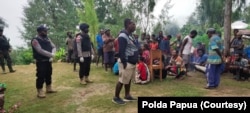 Situasi di Papua setelah adanya penembakan oleh kelompok bersenjata. (Foto: Courtesy/Polda Papua)