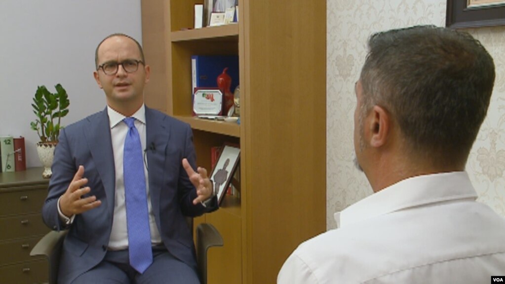 Bushati: “Kordon sanitar” ndaj personave me të kaluar të dyshimtë