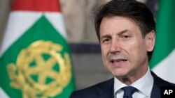 Perdana Menteri Italia Giuseppe Conte berbicara di Roma (foto: dok). 