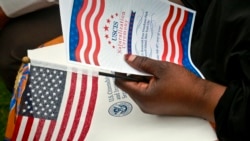 VOA: EE.UU. Servicio de Inmigración cancela atención al público