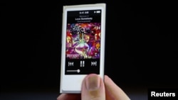 iPod Nano yang diperkenalkan saat peluncuran iPhone 5 di San Francisco, California (foto: dok).