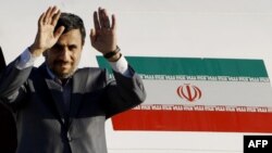 Ahmedinejad'ın Güney Amerika Ziyareti Tartışılıyor