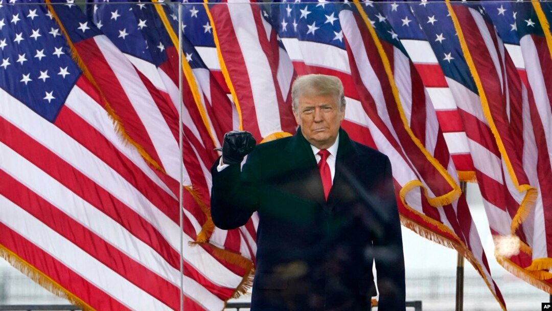 Predsjednik Donald Trump obraća se pristalicama na protestu u Vašingtonu, 6. januara 2020. (Foto: AP/Jacquelyn Martin)