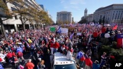 14일 미국 수도 워싱턴에서 도널드 트럼프 대통령을 지지하는 대규모 집회가 열렸다.