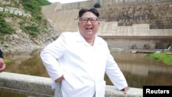 Kim Džong Un u poseti jednoj od elektrana u Severnoj Koreji