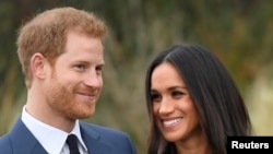 Le prince Harry et Meghan Markle à Kensington Palace à Londres, le 27 novembre 2017.