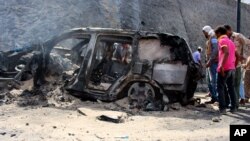 Le gouverneur d'Aden a été tué dans une attaque à la voiture piégée le 6 décembre 2015. (AP Photo/Wael Qubady)