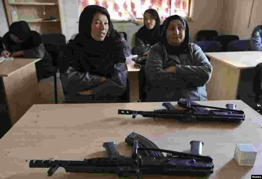 توقع ہے کہ عورتوں میں روپوش ہونے والے طالبان کو بھی یہ افغان خواتین پولیس اہلکار ڈھونڈ نکالیں گی۔