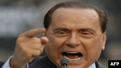 Thủ tướng Berlusconi tuyên bố sẽ yêu cầu Quốc hội bỏ phiếu tín nhiệm đối với ông