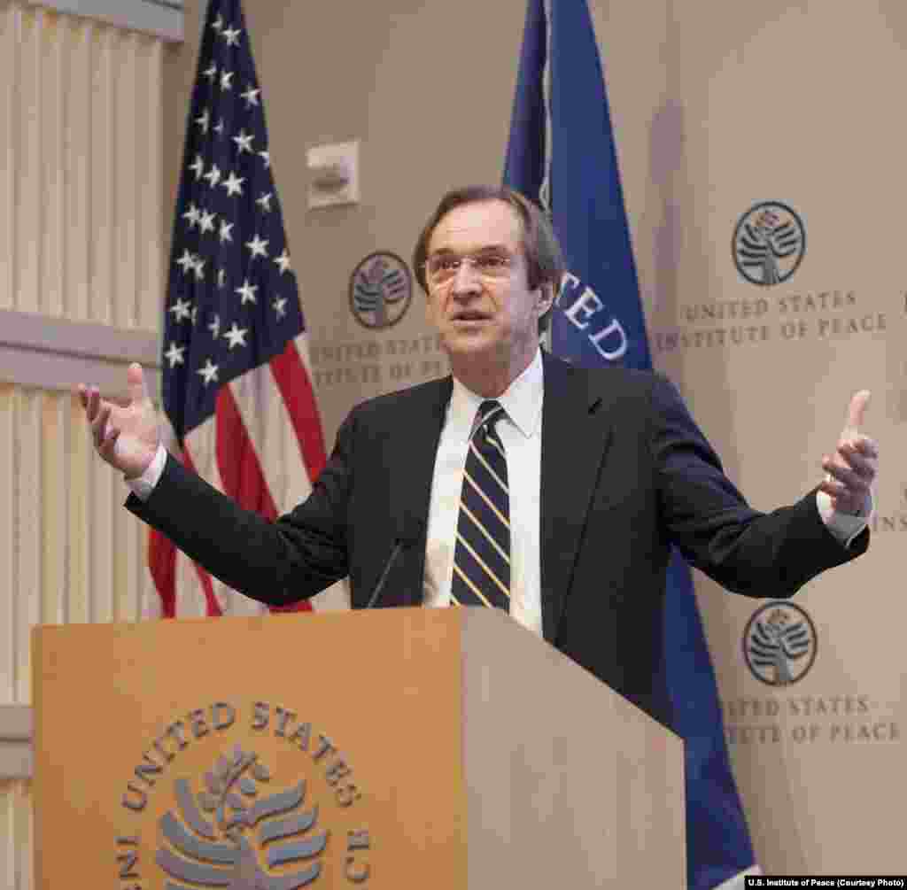 VOA Director David Ensor moderates the panel, The Future of Media In Afghanistan.
