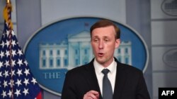 Penasihat keamanan nasional Amerika Serikat (AS), Jake Sullivan berbicara dalam konferensi pers di Gedung Putih, Washington, pada 7 Desember 2021. (Foto: AFP/ Nicholas Kamm)