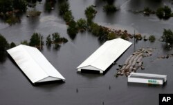 APTOPIX Tropical Weather North Carolina