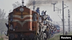 印度拥挤的火车
