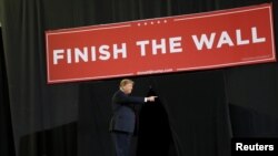 Durante un mitin en El Paso, Texas, el presidente Donald Trump volvió a reiterar su promesa el lunes 11 de febrero de 2019 de construir un muro fronterizo.