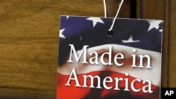 一个标牌上显示美国制造的字样 （图片来源：美联社）