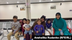 Porodica koja je iz Sirije vraćena u Ukrajinu. 