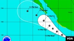 El huracán Dora evolucionará en paralelo a la costa de México, en aguas del Pacífico, indican los meterólogos.