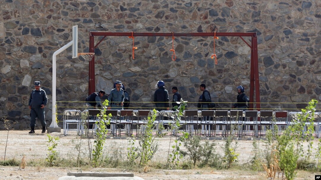 Polisi Afghanistan mempersiapkan eksekusi dengan hukuman gantung di Kabul (foto: dok).
