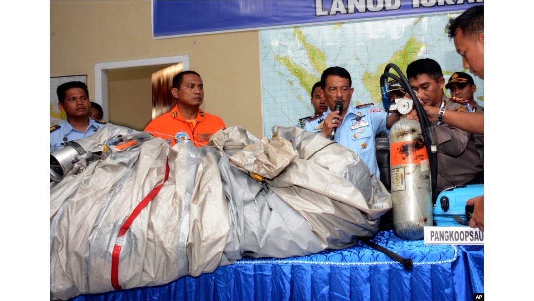 "AirAsia" samolyotining qoldiqlari topildi