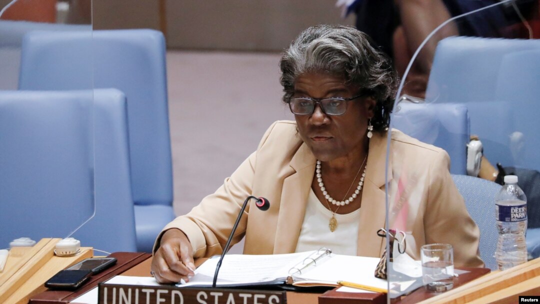 Utusan khusus AS untuk PBB Linda Thomas-Greenfield menyampaikan pendapatnya dalam sebuah rapat antara anggota Dewan Keamanan PBB di markas PBB di New York, AS, pada 16 Agustus 2021. (Fot0: Reuters/Andrew Kelly) 