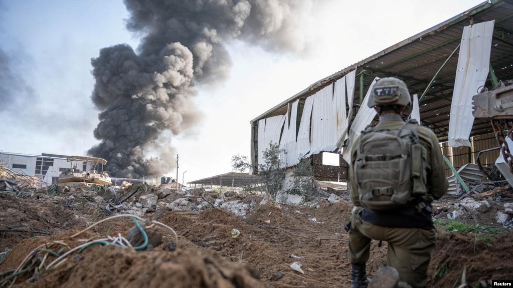 以色列国防部2023年12月19日发表军人在加沙作战的照片。(photo:VOA)