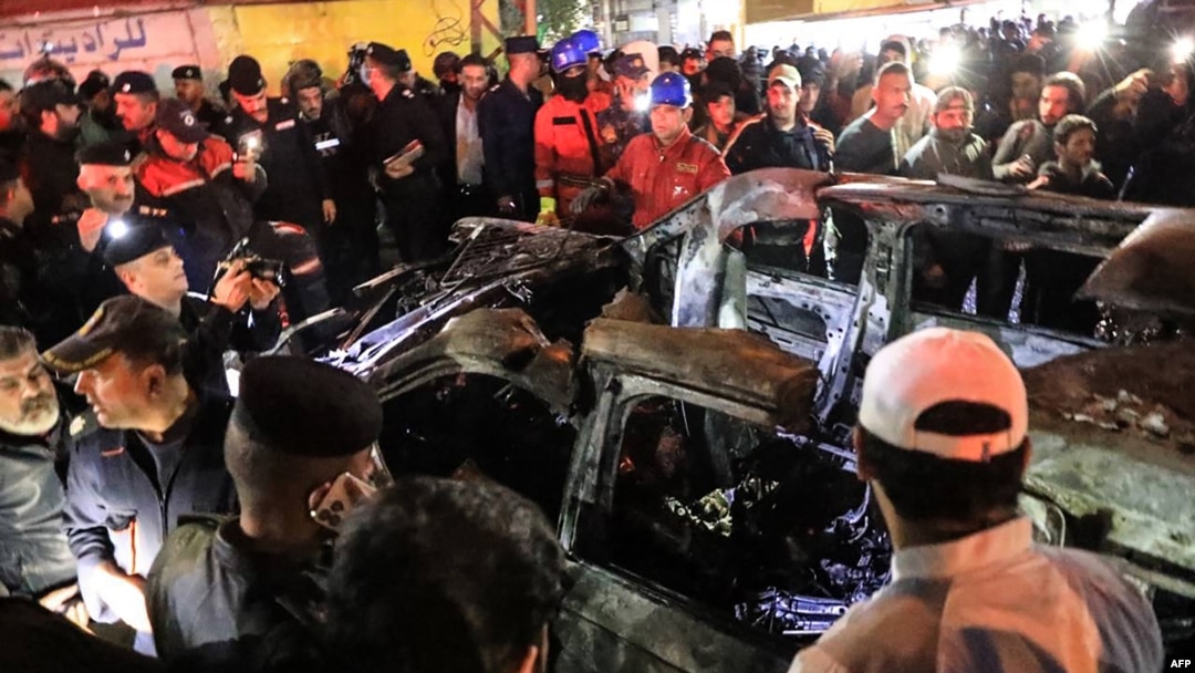 美军2024年2月7日派无人机精准炸毁了伊拉克首都巴格达街道上的一辆汽车,造成亲伊朗的伊拉克民兵组织“真主党旅”(Kataeb Hezbollah)一名高级指挥官死亡。(法新社)