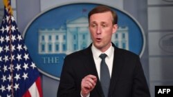 ওয়াশিংটন ডিসি-তে হোয়াইট হাউসের ব্র্যেডি ব্রিফিং রুমে প্রেস ব্রিফিংয়ের সময় কথা বলছেন যুক্তরাষ্ট্রের জাতীয়  নিরাপত্তা উপদেষ্টা জেইক সালিভান। ৭ ডিসেম্বর ২০২১। (ছবি-এএফপি/নিকলাস ক্যাম)