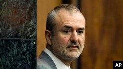 Nick Denton, expropietario del portal de noticias Gawker.com. se declaró en bancarrota cuando el exluchador Hulk Hogan le ganó una demanda por invasión de privacidad.