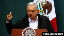 ARCHIVO - El presidente de México, Andrés Manuel López Obrador en el 6to. aniversario de la desaparición de 43 estudiantes normalistas de Ayozinapa. Ciudad de México, septiembre 26 de 2020.