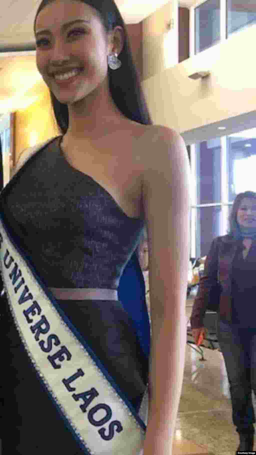 ວິ​ຈິດ​ຕາ, ນາງ​ງາມ​ຈັກ​ກະ​ວານລາວ ປີ 2019 ລົງ​ຈາກ​ເຮືອ​ບິນ​ມາ​ຢູ່ໃນ​ສະ​ໜາມ​ບິນ​ ແອັດ​ແລນ​ຕາ