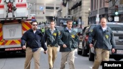 Jamian hukumar binciken manyan laifuka ta FBI a yayin wani aikin bincike a massachusset