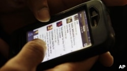 African companies are harnessing new technologies, like cell phone internet, to deliver services, March 2011 (file photo).