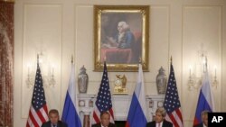 9일 워싱턴에서 열린 미국 러시아 외교 국방장관 회담에 참석한 두 나라 장관들.