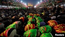 Pèlerins chiites commémorant l'Arbaeen, à Kerbala, en Irak, le 20 novembre 2016.