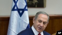 PM Israel Benjamin Netanyahu dalam pertemuan dengan kabinet di Yerusalem, 20 November 2016 (Foto: dok). 