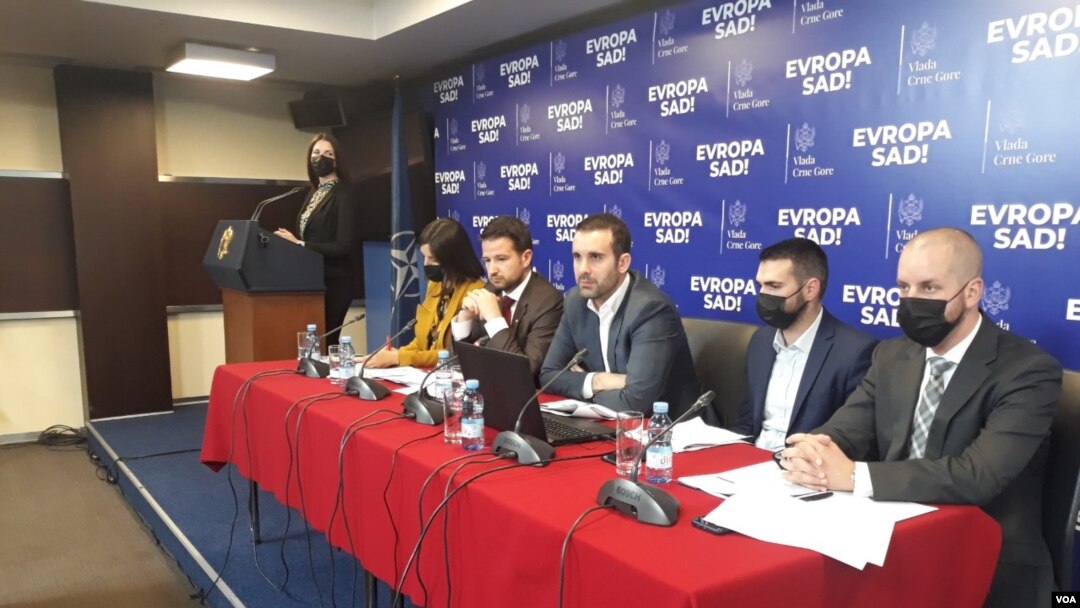 Zvaničnici Vlade Crne Gore na konferenciji za novinare o planu "Evropa sad" (Foto: VOA/Jovo Radulovic)