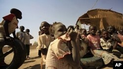 South Sudanese children at Andalus camp during visit by UN High Commissioner for Refugees, Jan. 12, 2012.