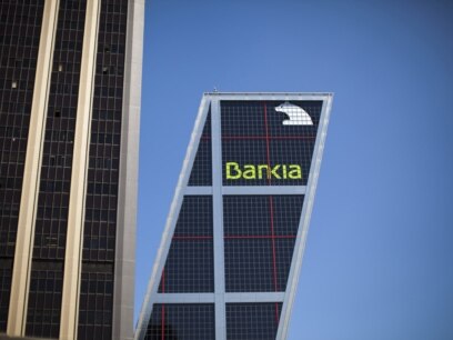 Шпанија пред договор, Франција пред тест