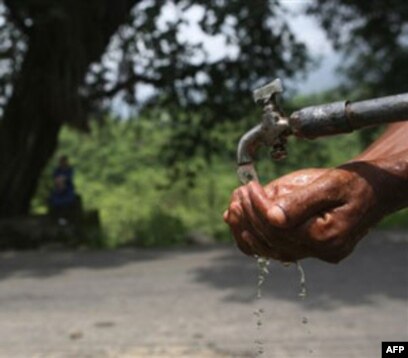 Emizuvchi poshnali fotosurat