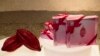 Warga Jepang Nikmati “Cokelat Rubi" untuk Hari Valentine