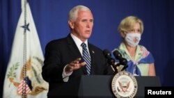 El vicepresidente de Estados Unidos, Mike Pence, lideró la conferencia del grupo de respuesta al coronavirus de la Casa Blanca, que tuvo lugar en la sede del Departamento de Educación, en Washington D.C.