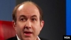 CEO Viacom, Philippe Dauman menerima lebih dari 84 juta dolar/tahun pada tahun 2010.