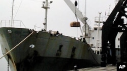 미국의 대북 지원 물품을 싣고 북한 남포항에 도착한 선박 (자료사진).