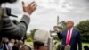 Presiden Donald Trump menjawab pertanyaan dari seorang wartawan di Halaman Selatan Gedung Putih di Washington, 9 September 2019. (Foto: AP)