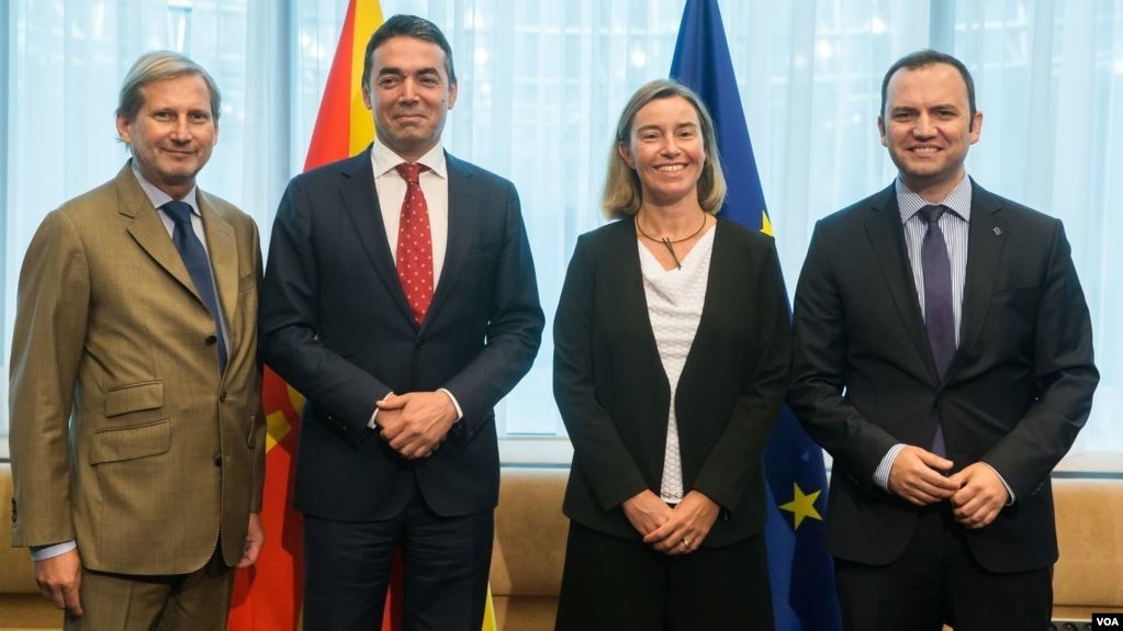 Hahn nxit Maqedoninë të vazhdojë rrugën e reformave