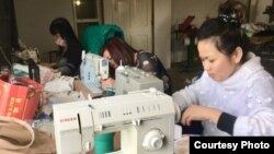 ریڈی میڈ گارمنٹ کے شعبے سے دنیا بھر میں خواتین کارکنوں کی ایک بڑی تعداد وابستہ ہے۔ 
